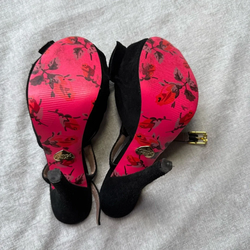 Betsy Johnson Black Velvet Platform Heels with Bows Sz 6